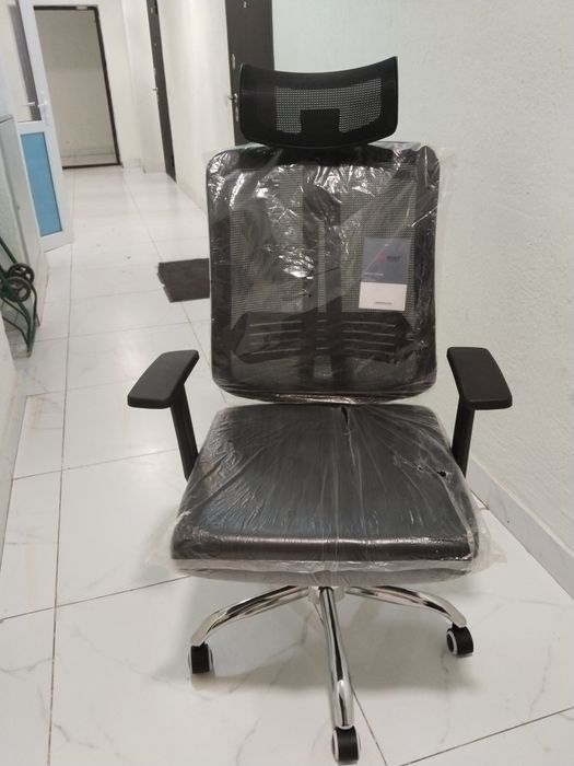 Офисное кресло новая