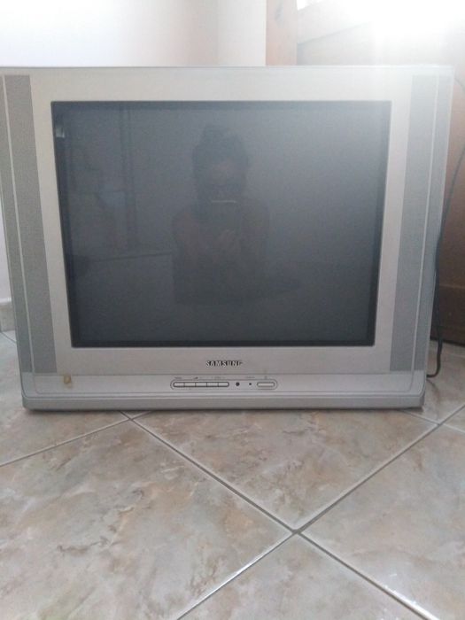Продавам телевизор.