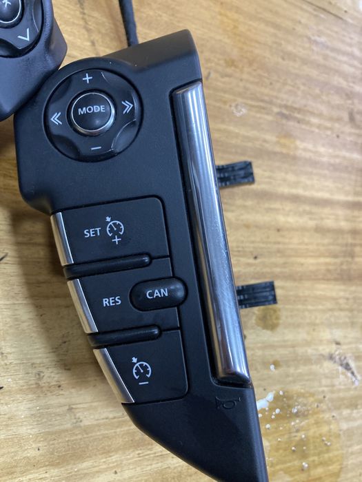 Range rover sport 2012година 3.0d 245кс копчета волан