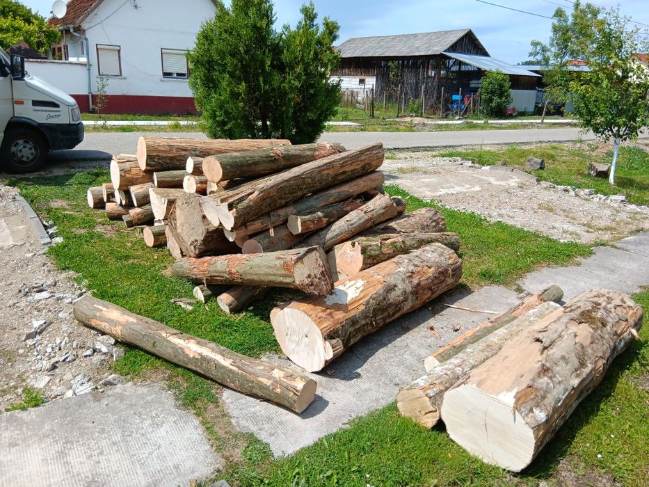 Aduc lemn de foc la comanda