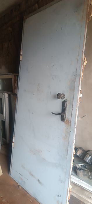 Дверь железная входная