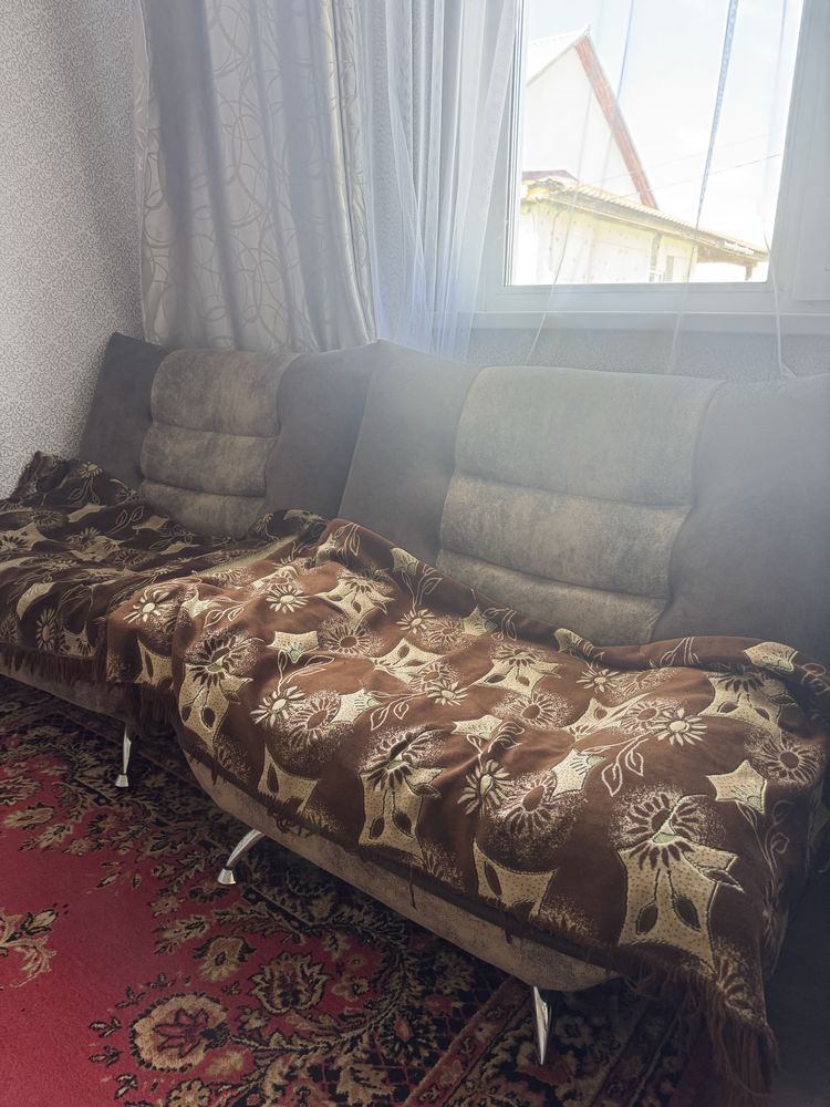 Продам диван с креслами
