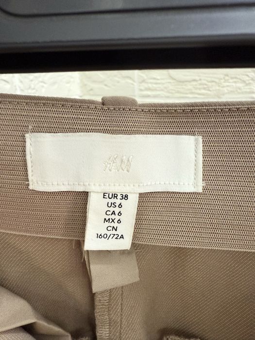 Продаются классические брюки H&M бежевые и черные EUR 38