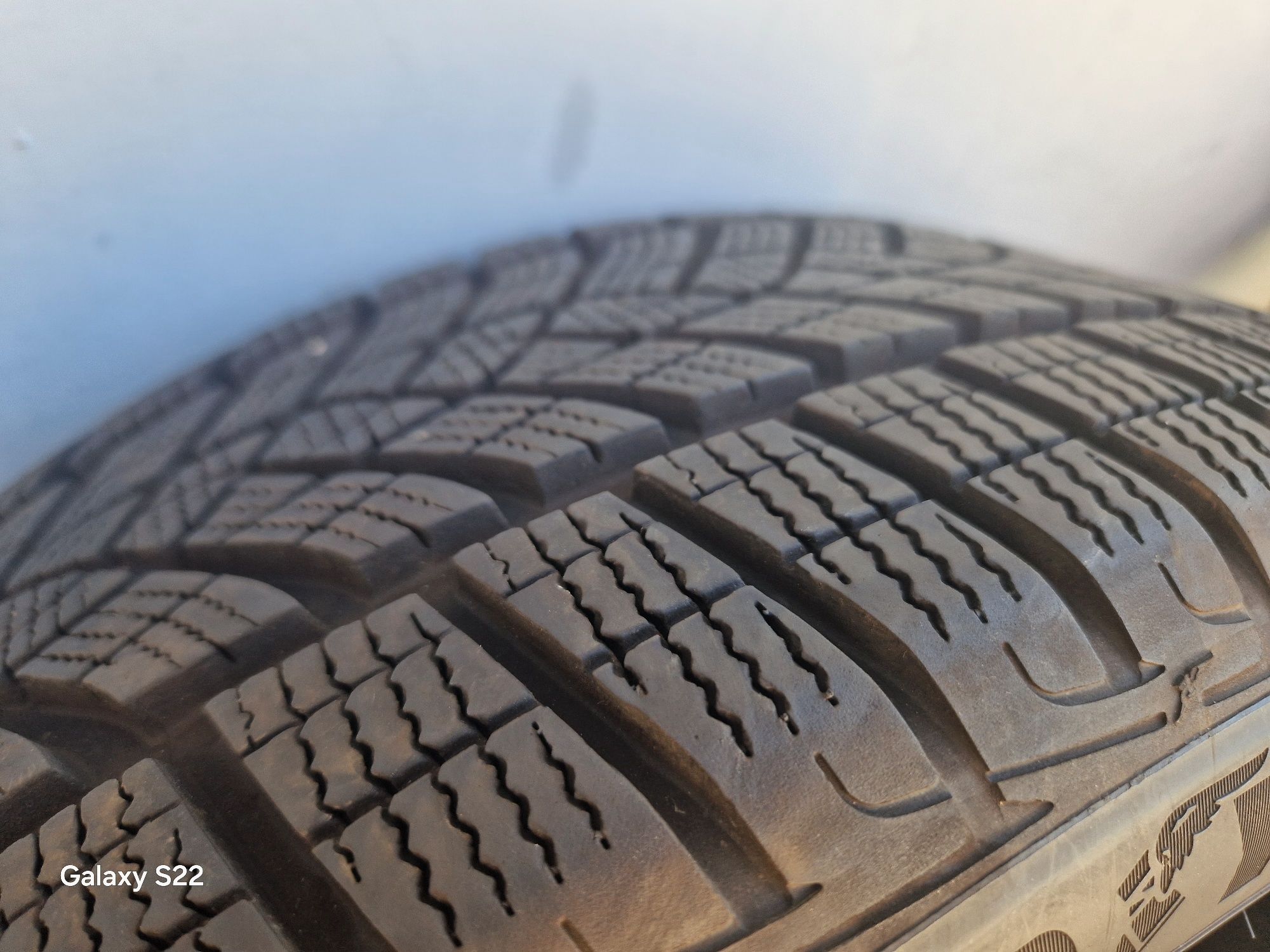 GOOD YEAR ULTRA GRIP Performance + SUV. 225/55/18, ДОТ 2324, на около