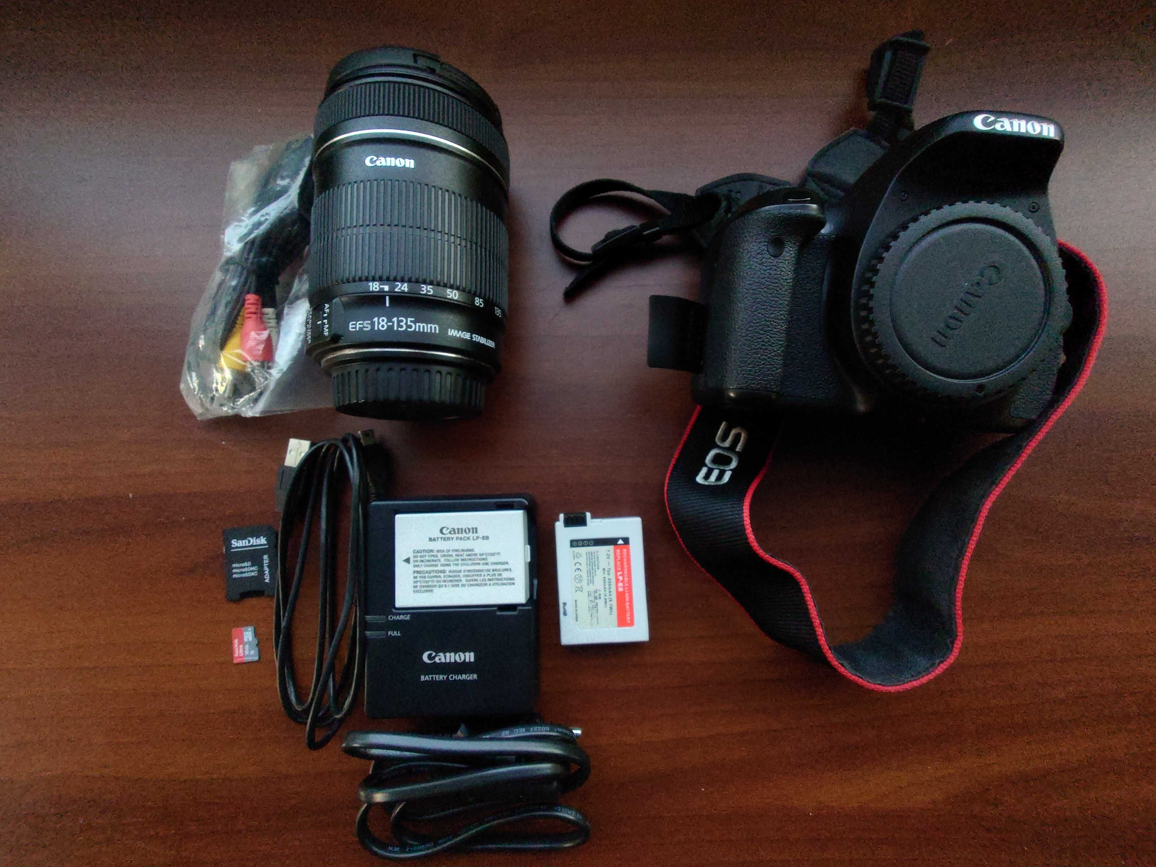 DSLR Canon EOS 600D cu obiectiv Canon EF-S 18-135 IS și accesorii