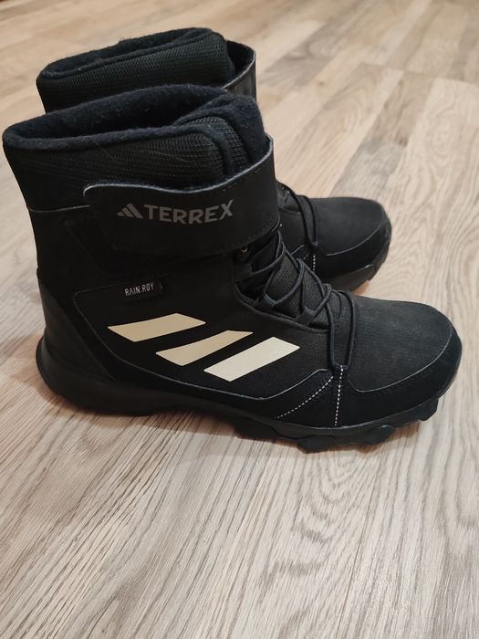 Страхотни ботуши Adidas Terrex