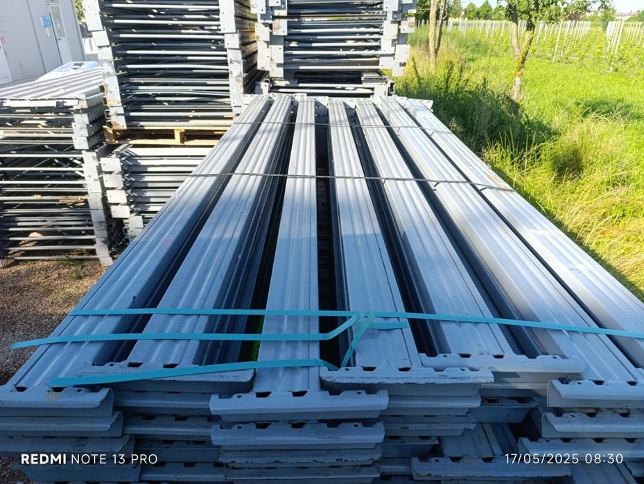 Rafturi profesionale