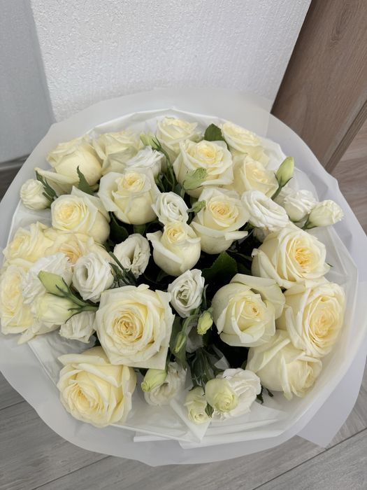 Букет цветов , розы