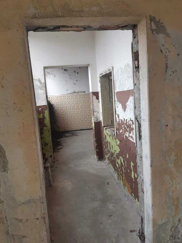 Продава се Промишлена сграда в с. Ореховица, Област Плевен - 280 кв.м за 100 €/кв.м - Снимка #12