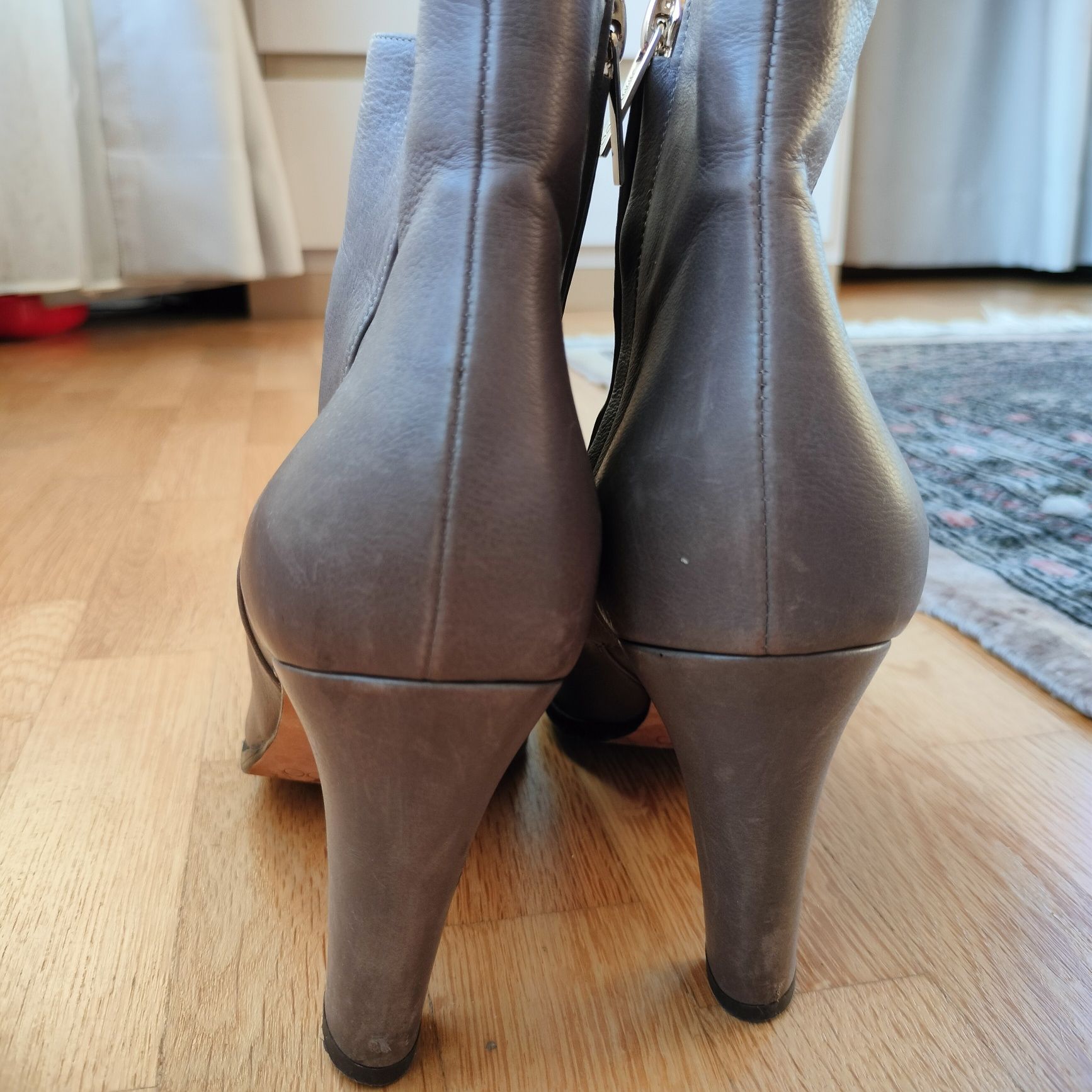 Оригинални JIMMY CHOO, номер 36,5, кожени боти/обувки, сиви