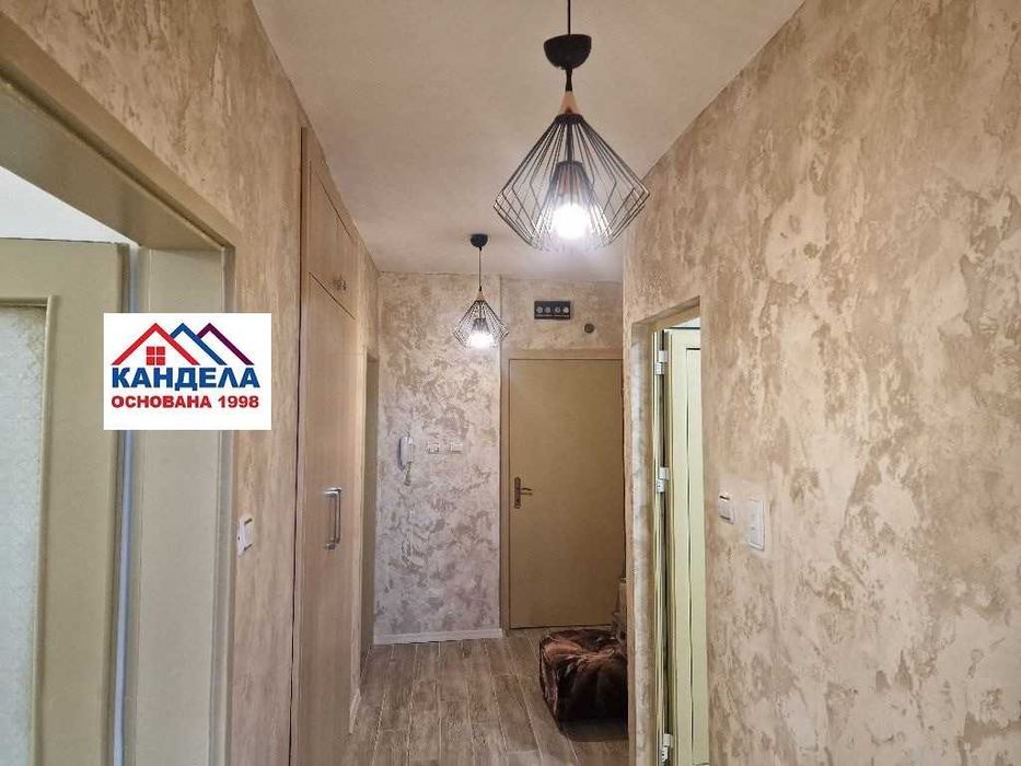 Продава се Двустаен апартамент в Пловдив, Кършияка - 68 кв.м за 1765 €/кв.м - Снимка #3