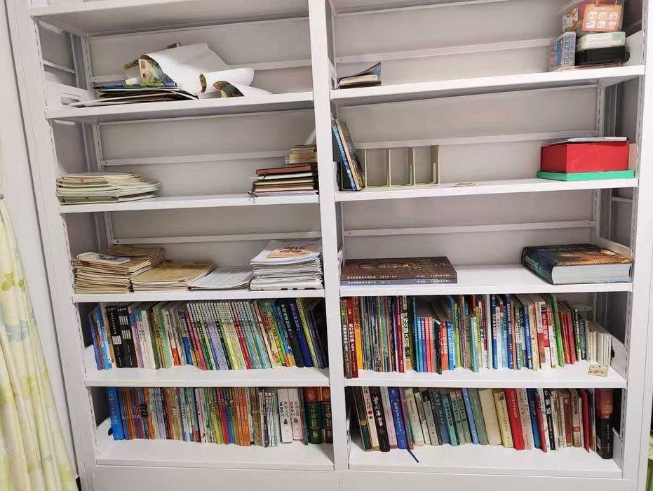 Kitob javoni/Uy kutubxonasi uchun kitob javoni