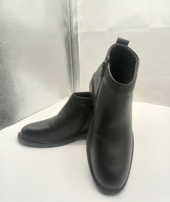 Safok 41 razmer sotiladi  òzimga katta keldi shuning uchun sotmoqchima