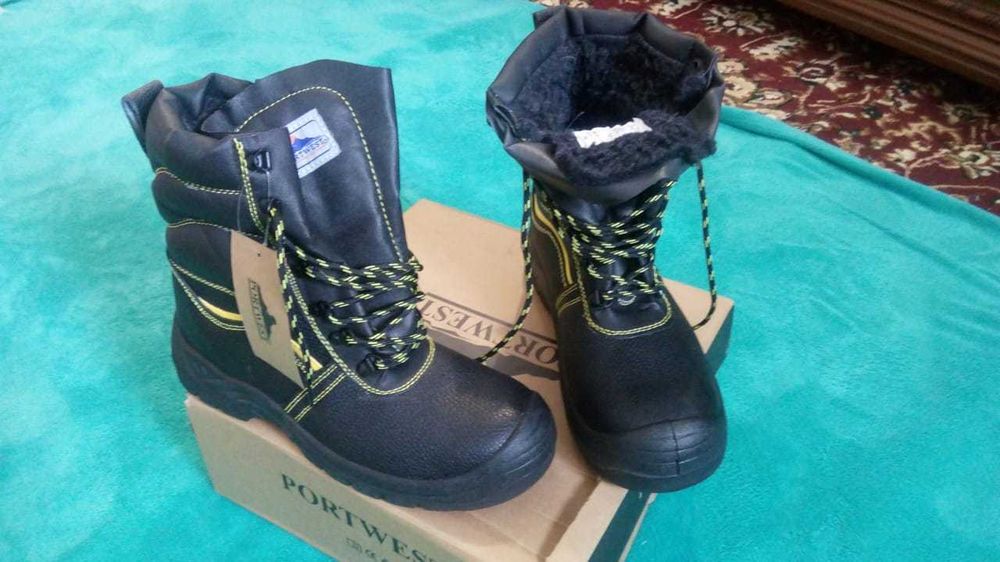 Новые спецодежды , спец обувь