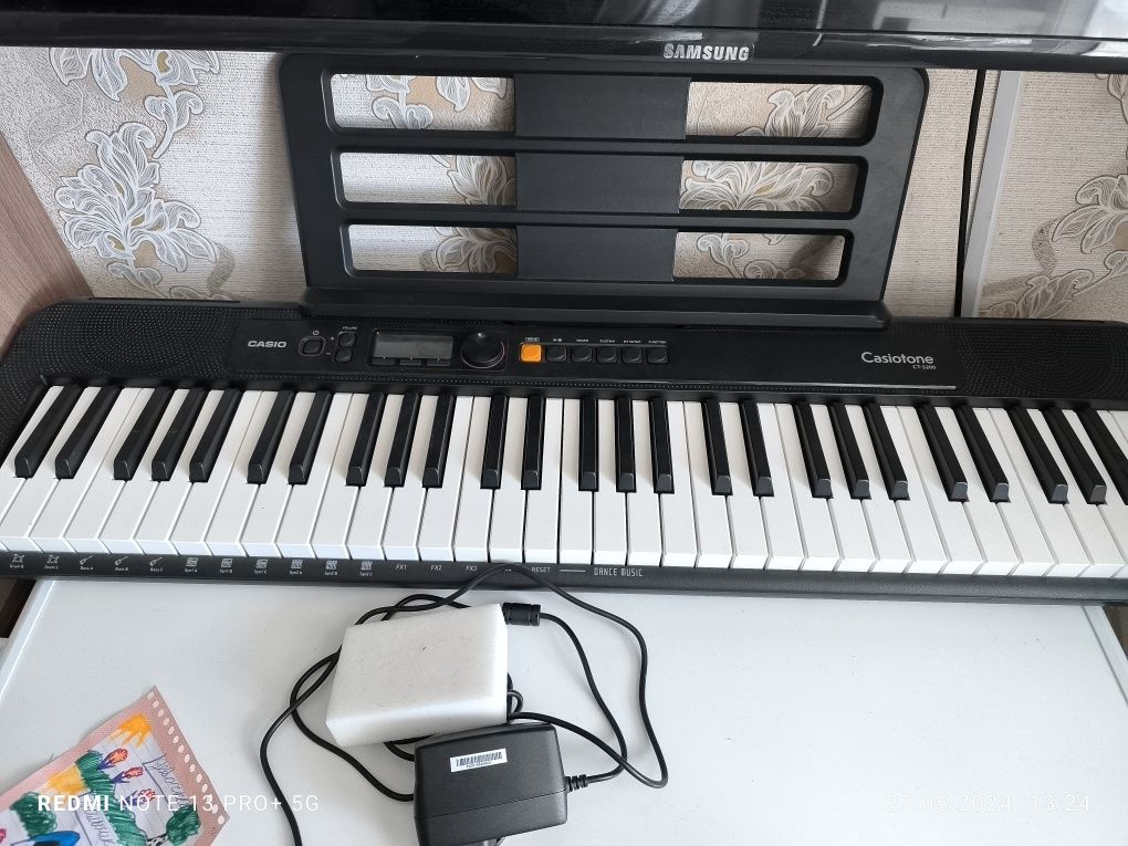 Продам синтезатор Casio CT-S200. В отличном состоянии.