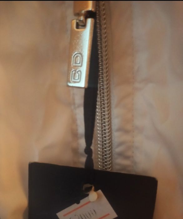 Куртка лёгкая, джинсы фирма скидка