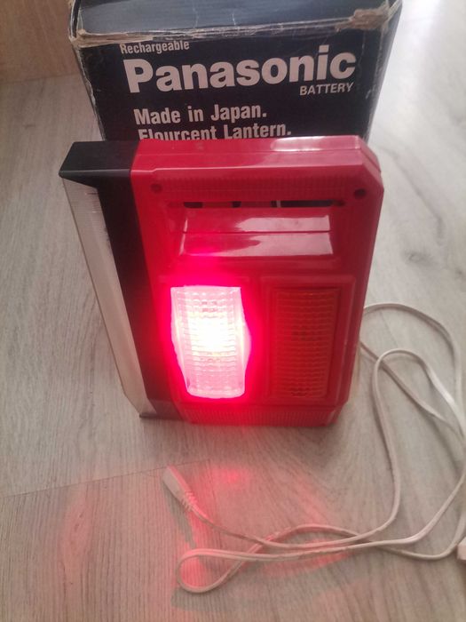 Фенер с зареждаща батерия на 4.5V