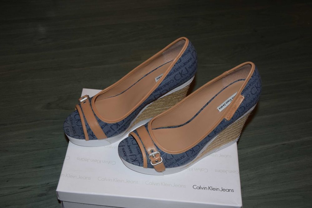 Обувки от плат и кожа НОВИ Calvin Klein