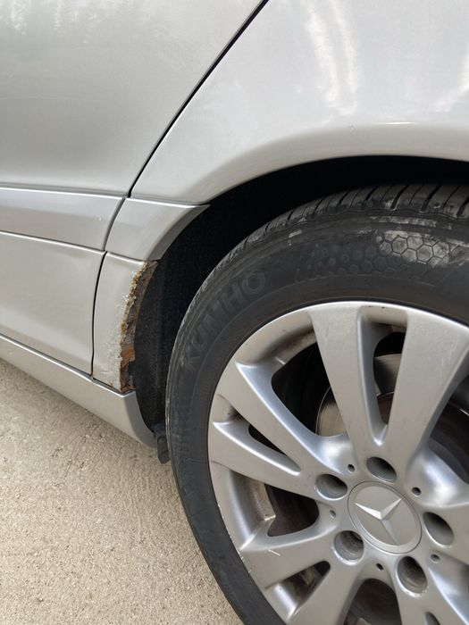 Продавам Мерцедес C220 CDI