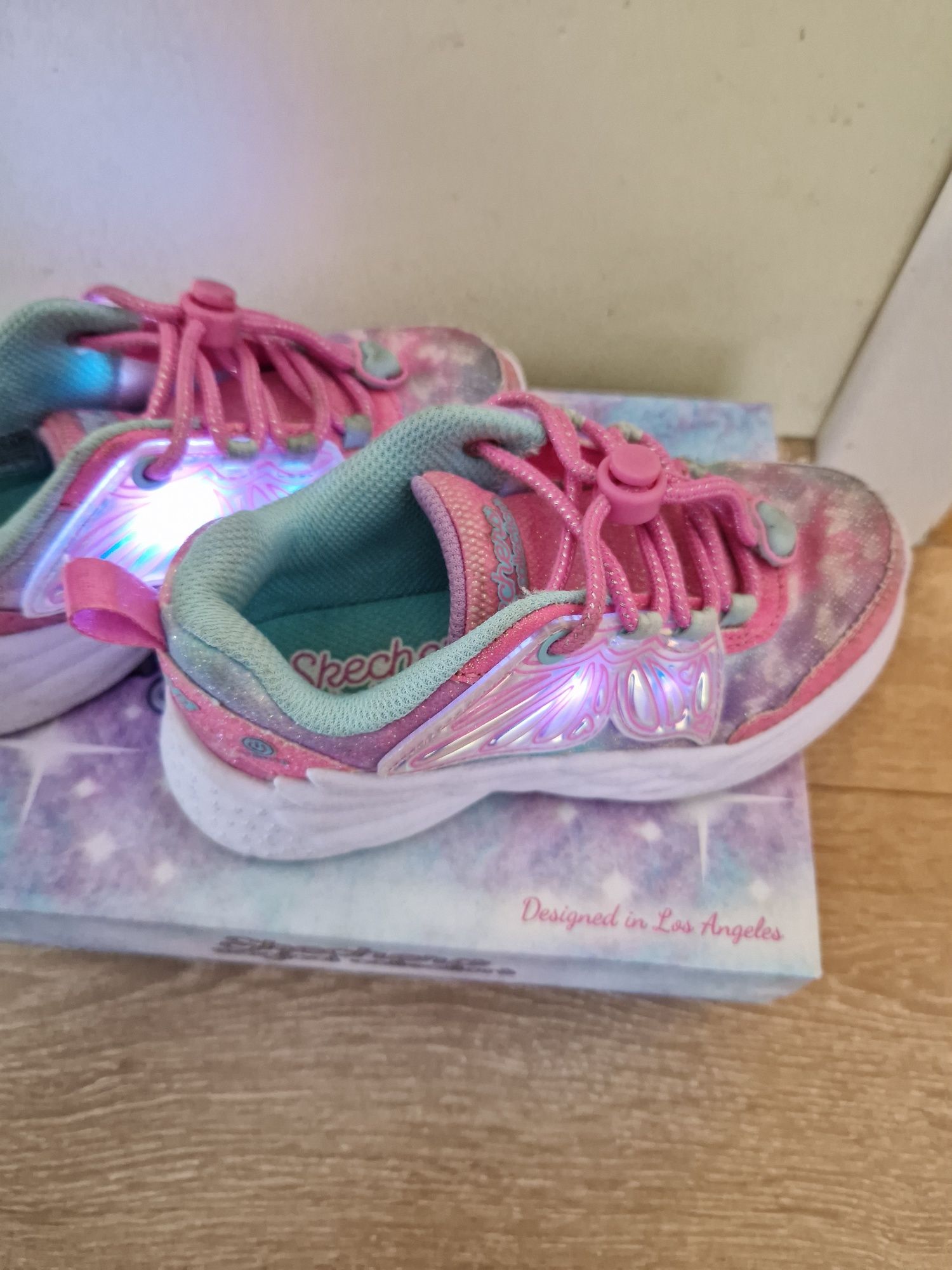 Детски маратонки - номер 27 - светещи skechers