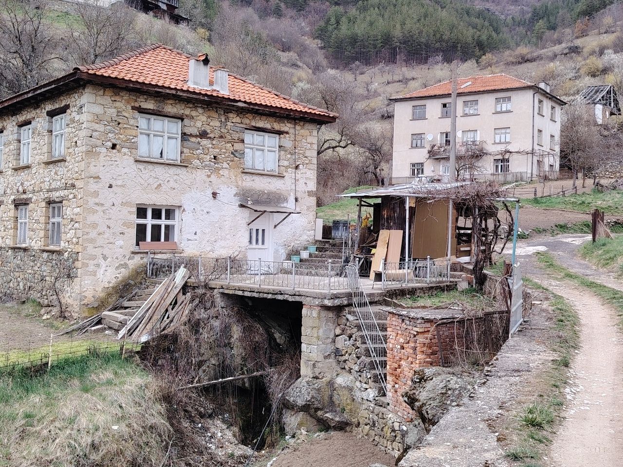 Продава се Къща в с. Подвис, Област Смолян - 6 кв.м за 12750 €/кв.м - Снимка #8