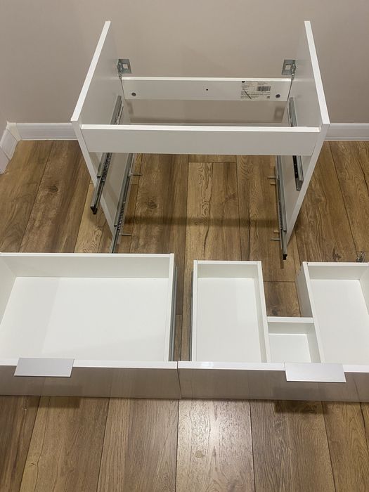 Шкаф навесной для ванной