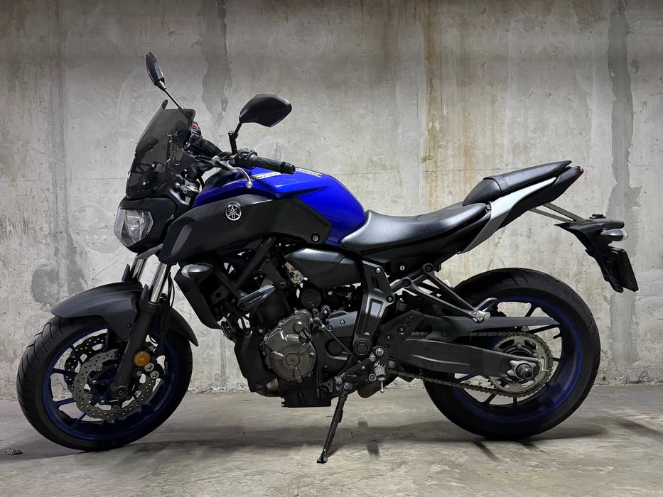 Motocicleta Yamaha MT-07 ABS 2020, evacuare akrapovic, accesorii