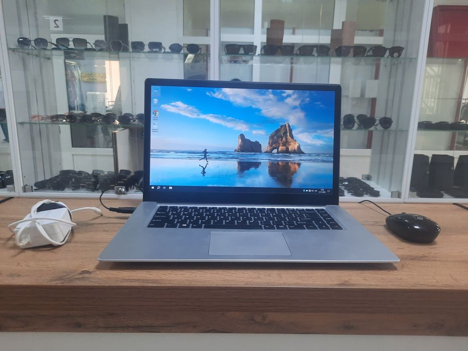 Hoутбук Ssd 128 gb Ozu 12 gb Зарядка мышка