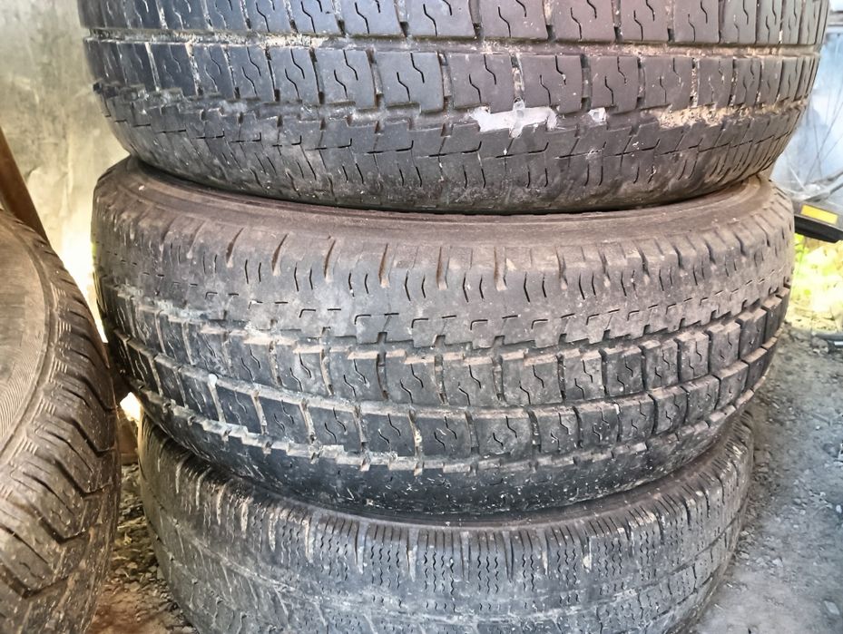 Vând 3 cauciucuri ,16 C