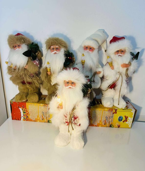 Moș Crăciun și crăciunițe