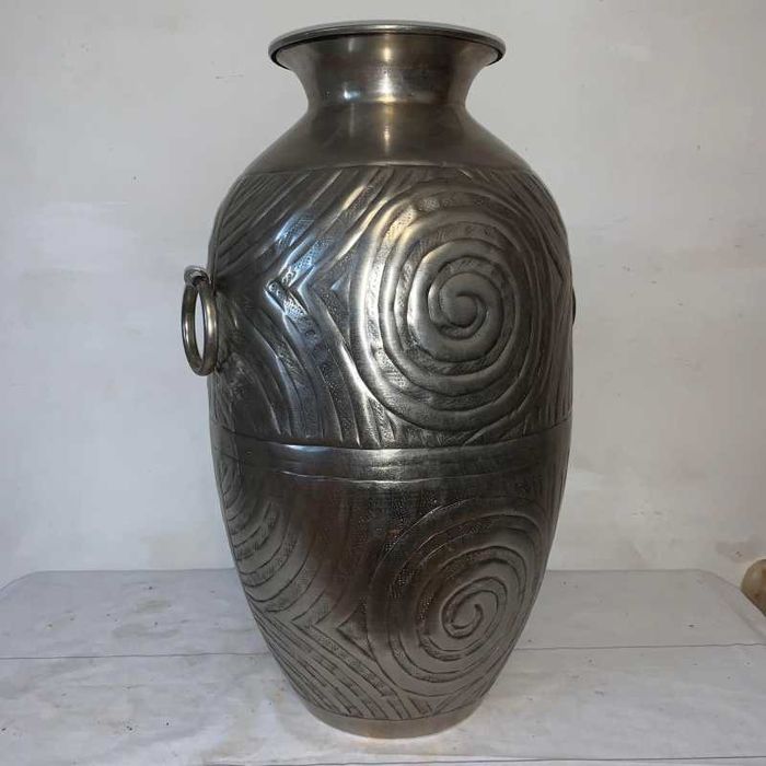 Vaza din inox      .