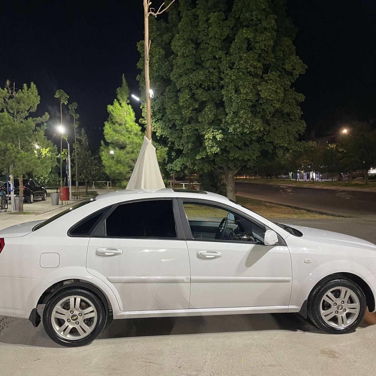 Lacetti A/T — 2010 йил
Автомат каробка
256 000 км юрилган
Пропан газ ў