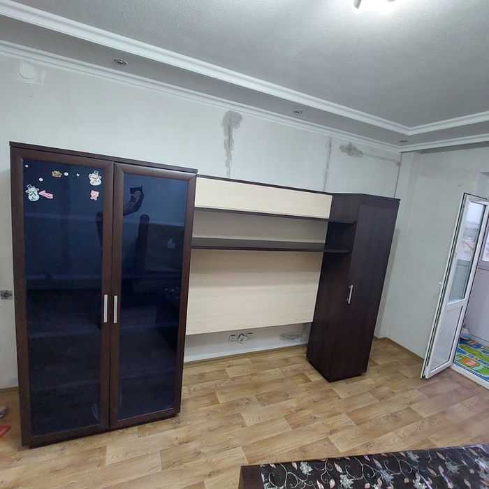 Гостинная стенка в хорошем состоянии