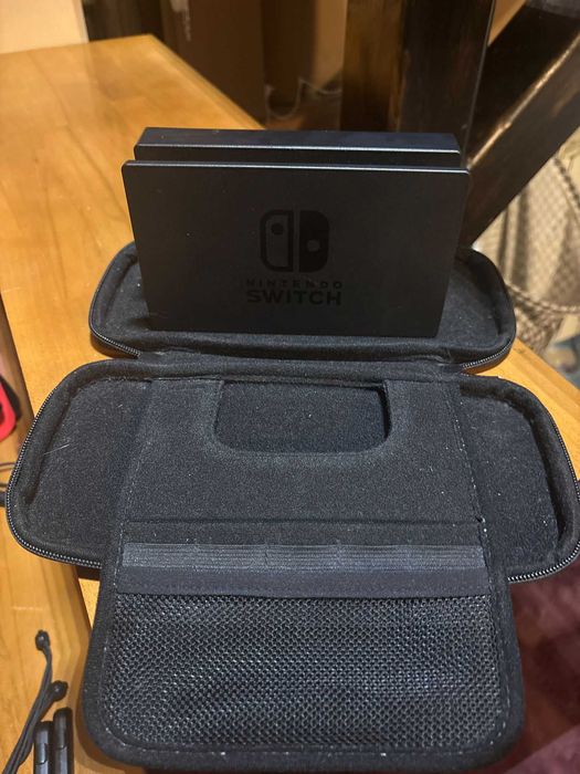 Nintendo Switch + Accesorii si Jocuri