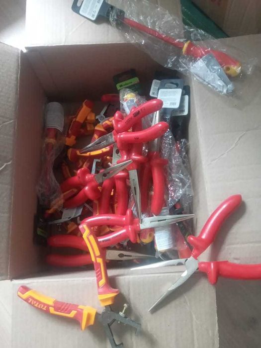 1000 В. Отверт 9 шт, Стриппер 21 шт, длин-цы 8 шт. Срочно, 12000тг