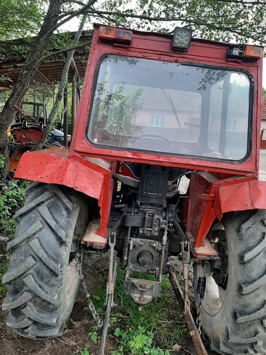 Vând tractor u445