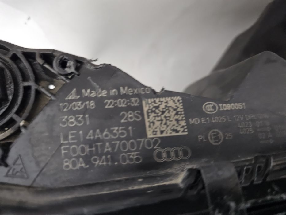 Far stanga led Audi Q5 FY cod 80A941035