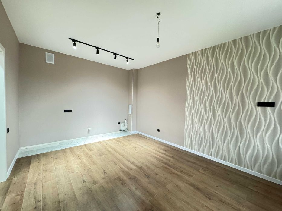 Евро 2 комн квартира в доме с паркингом