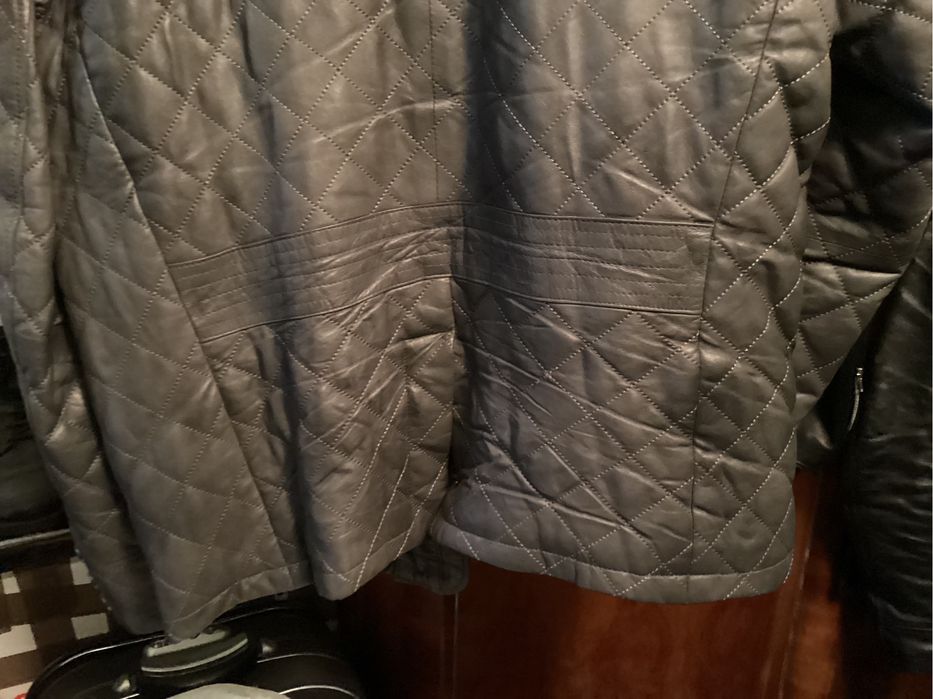 Geaca piele ca Massimo Dutti caroiata, foarte frumoasa