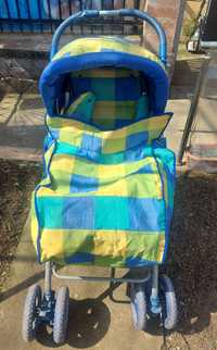 Детска количка . Става зимна и лятна .Количката е втора употреба.