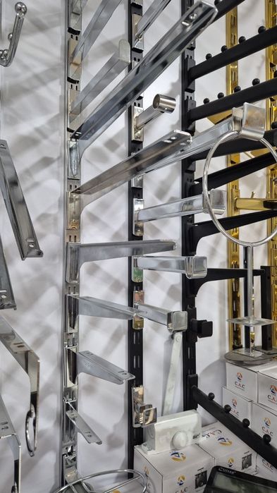 Вешалка и рилс на стену