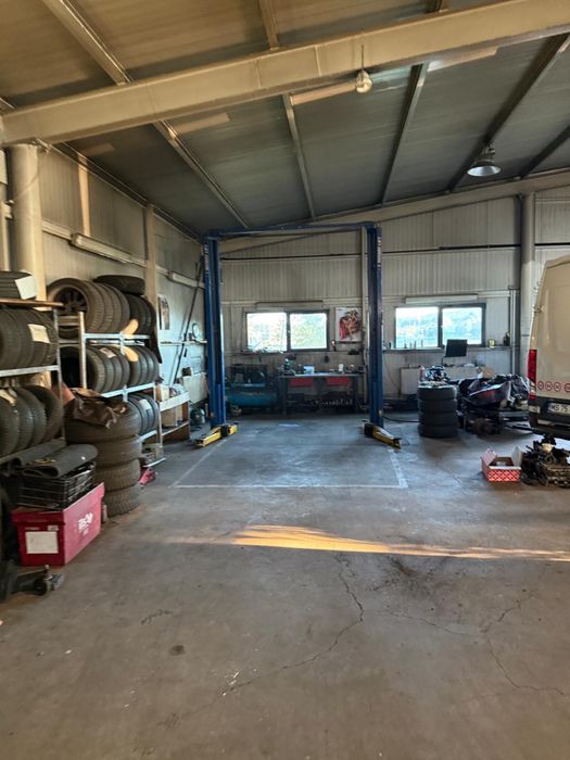 Hală de inchiriat, Bdul 1 Decembrie 1918 nr 291 D, in curte la Oltea