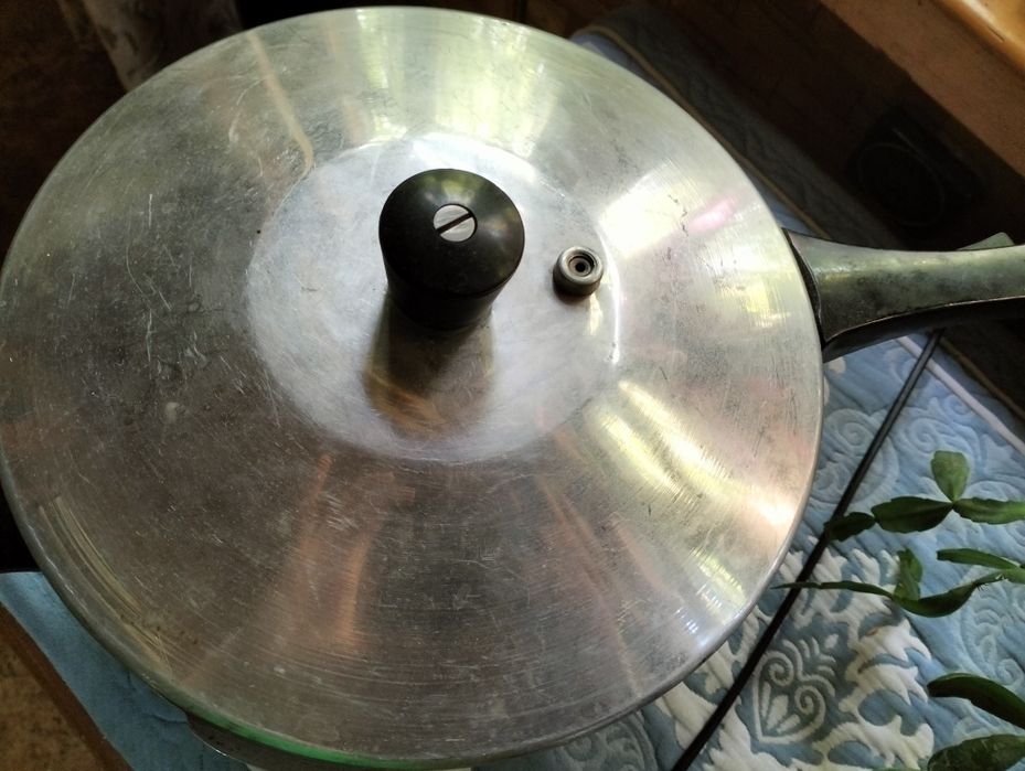 Скороварка на 4,5 литера б/у, СССР.