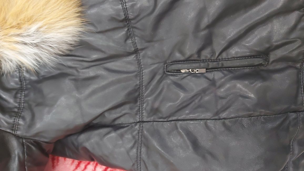 Продам коженнуж куртку за 5000 с натуральным воротником