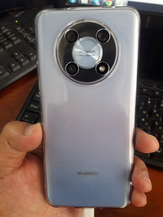 Huawei Nova Y90 holati zoʻr