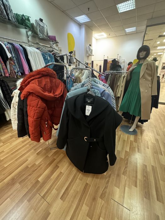 Se vinde stoc haine de dama noi