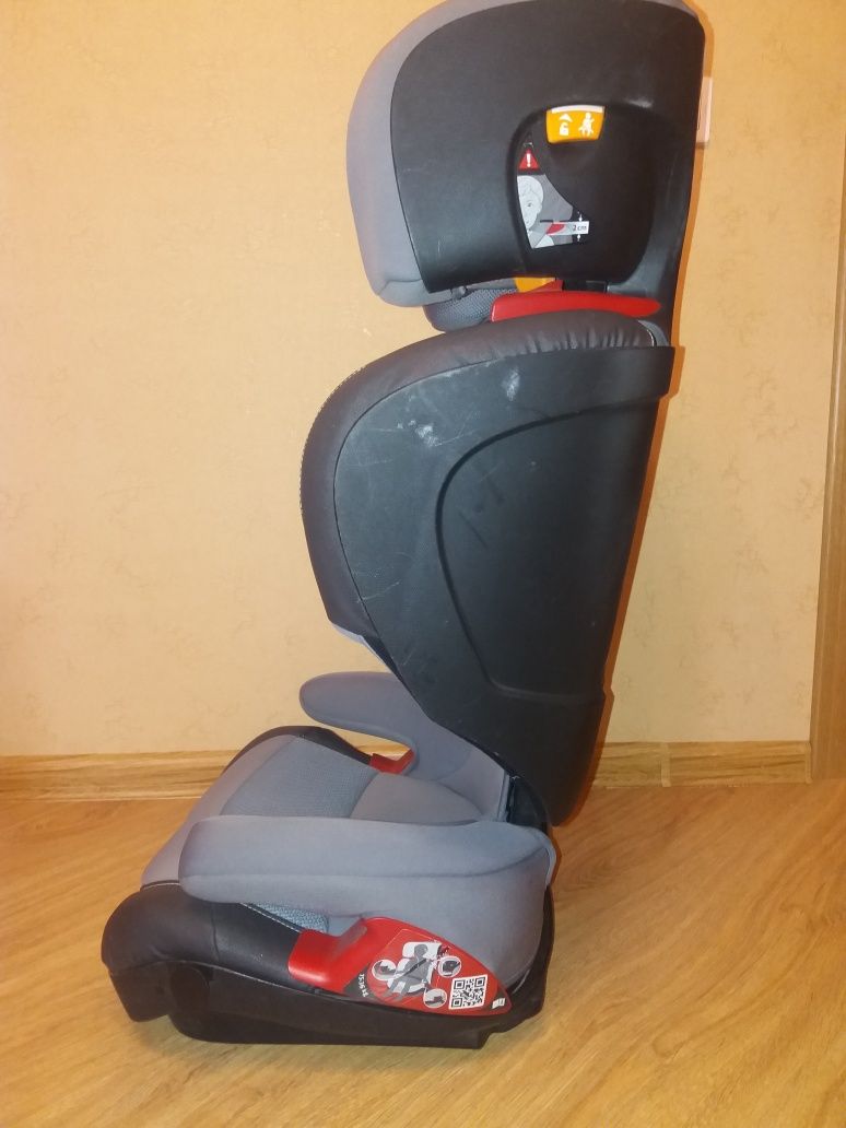 Продам Автокресло Chicco 15-36кг