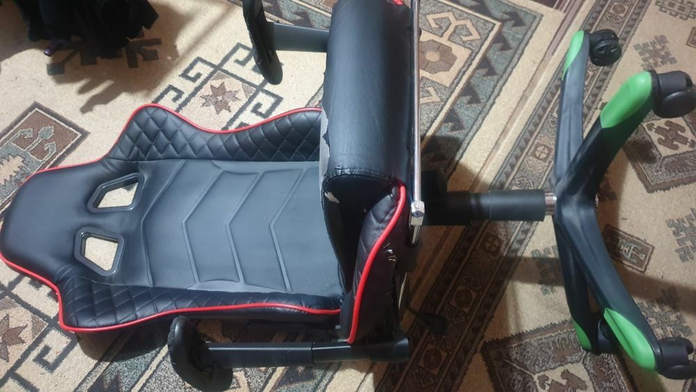 Elemente scaun gaming modelul alăturat