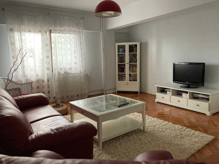 Apartament ultracentral si decomandat cu 3 camere