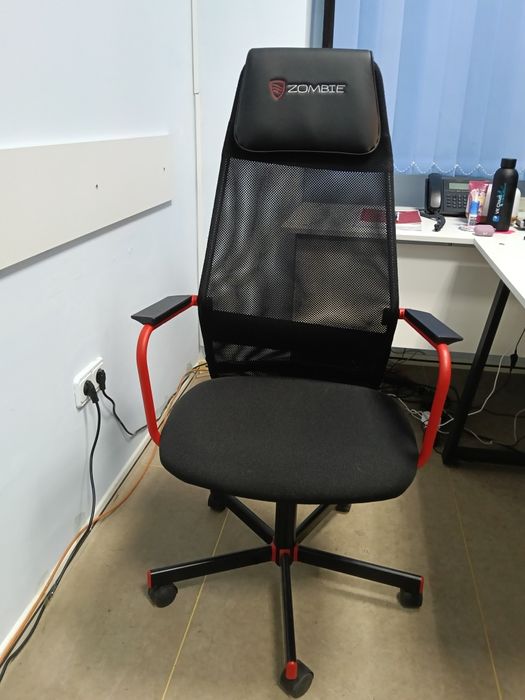 Игровое кресло Zombie ONE B, черный